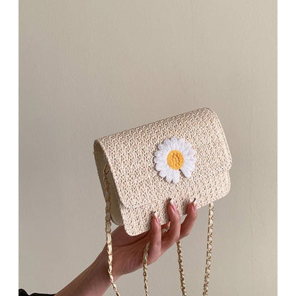 Flower/Pear Decor Flap Straw Bag